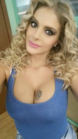 Francesca Cipriani diventa un procace Babbo Natale 14