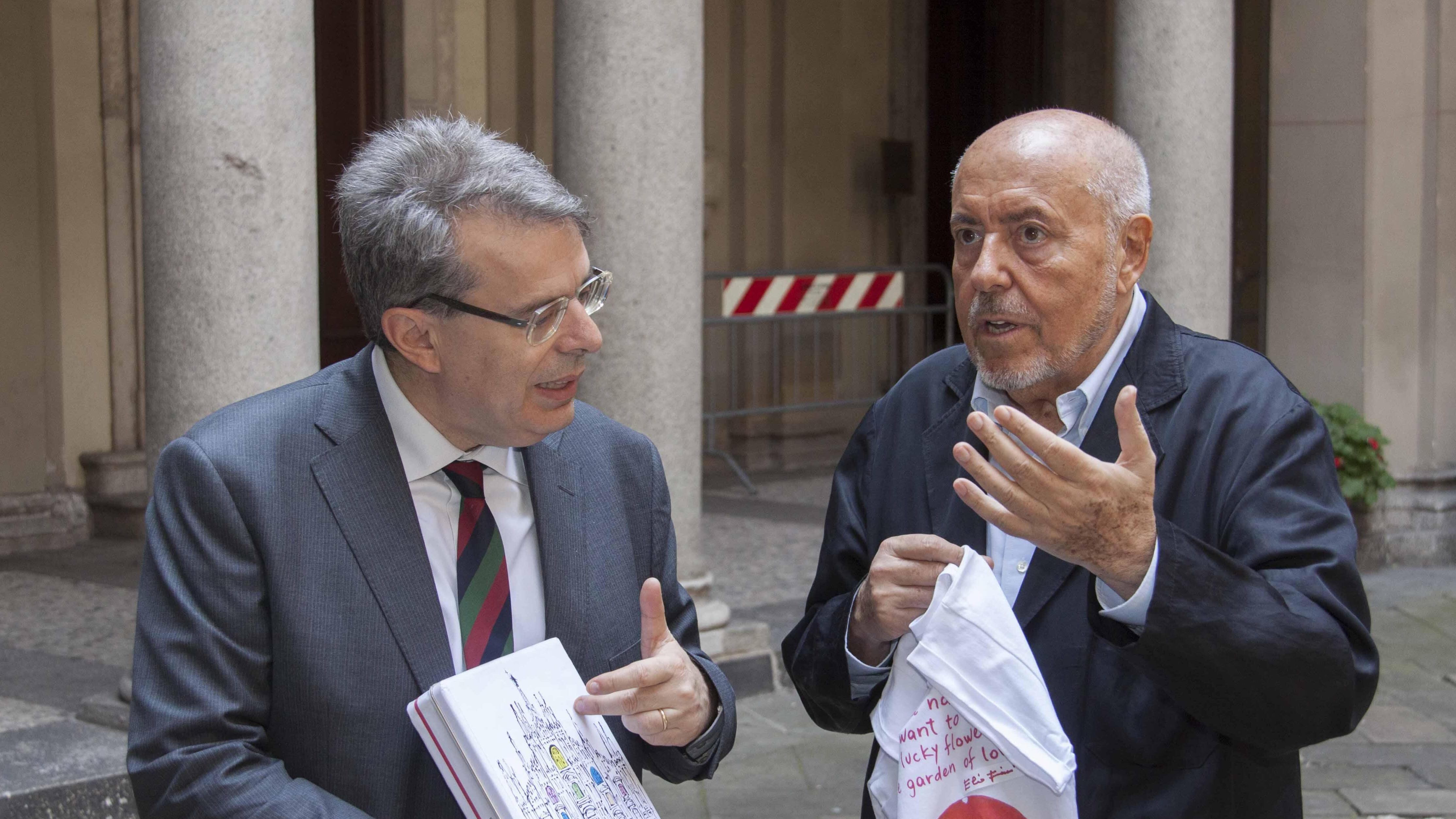 Ecco i democratici chic: la maglietta di Milano è un souvenir da 50 euro