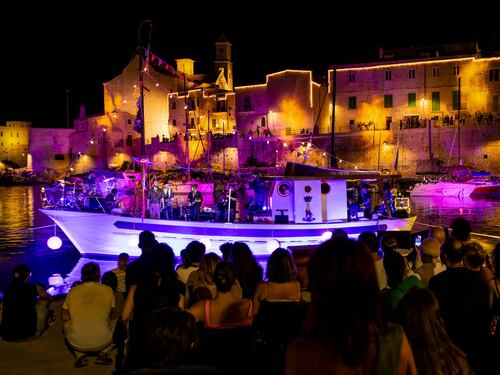 Da Arisa a Colapesce e Dimartino, il Festival "Porto Rubino" è l'ultima frontiera della musica d'autore