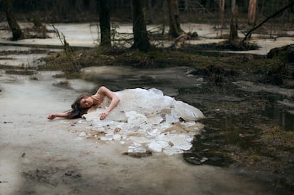 Katerina Plotnikova, modelle e animali posano insieme 10
