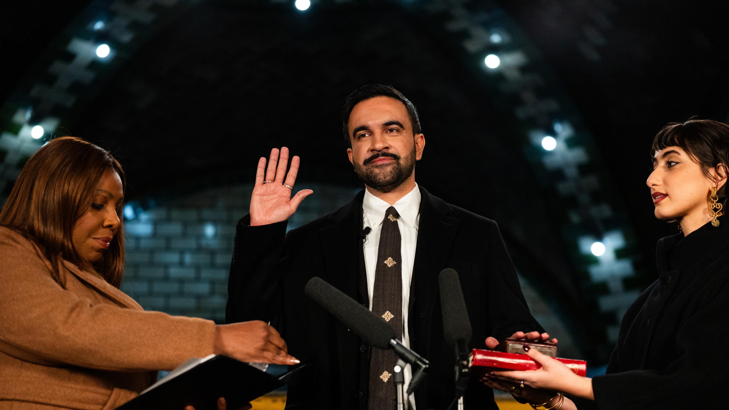 Gli estremisti islamici dietro la sinistra woke