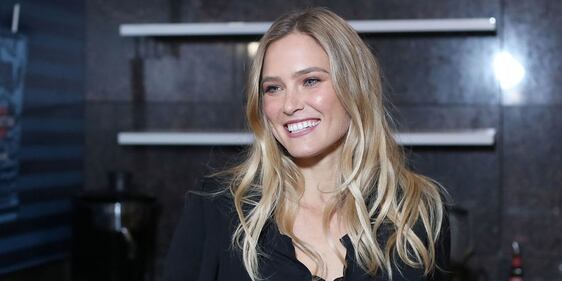 Bar Rafaeli, gravidanza sexy al mare 27