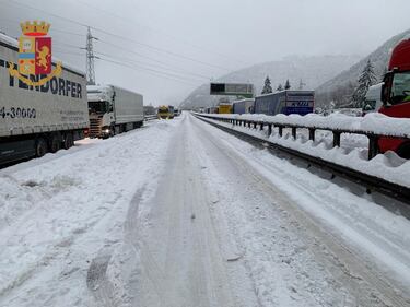 Brennero, le immagini dell'autostrada innevata 2