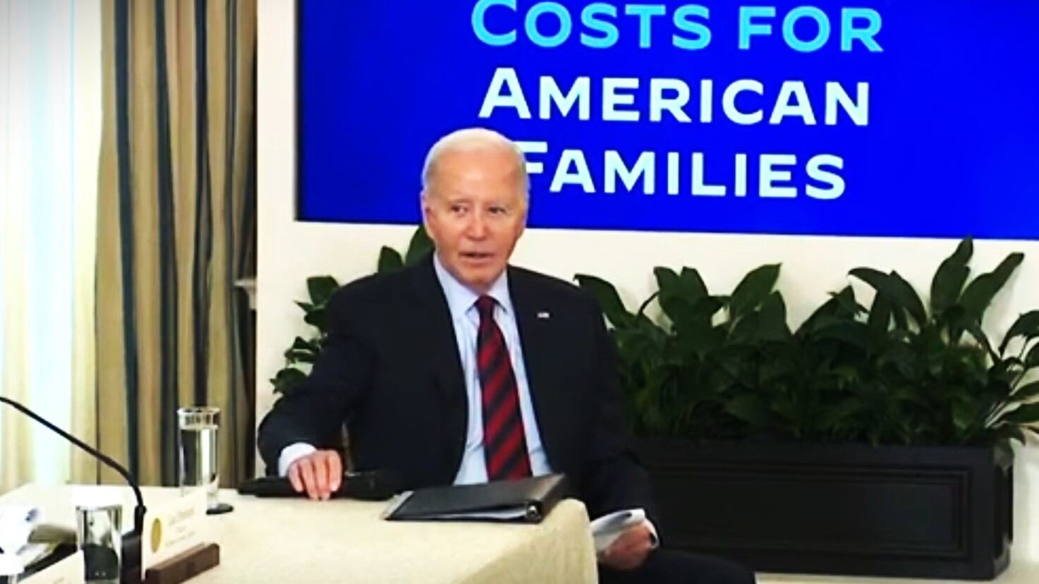 "Mi metterei nei guai...". Biden sempre più confuso: cosa ha detto ai giornalisti