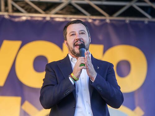 Il coro da Lega ai 5Stelle: "Ora via tutti gli irregolari"