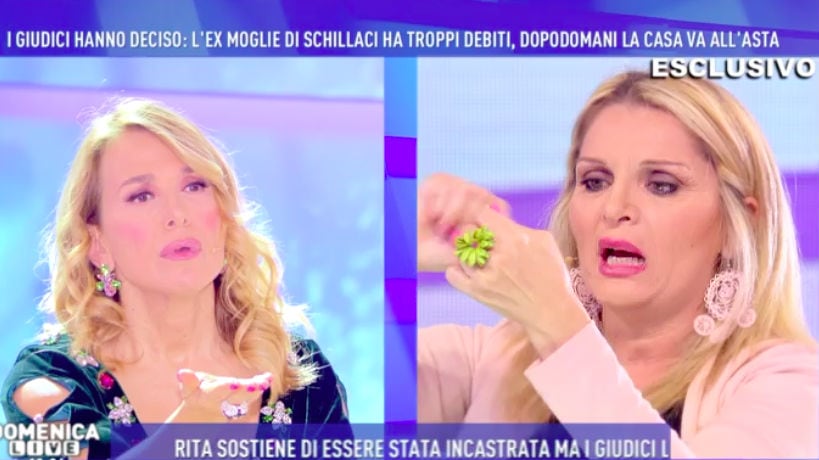 Rita Schillaci strappa la carta d'identità in diretta: "Lo Stato non mi tutela"