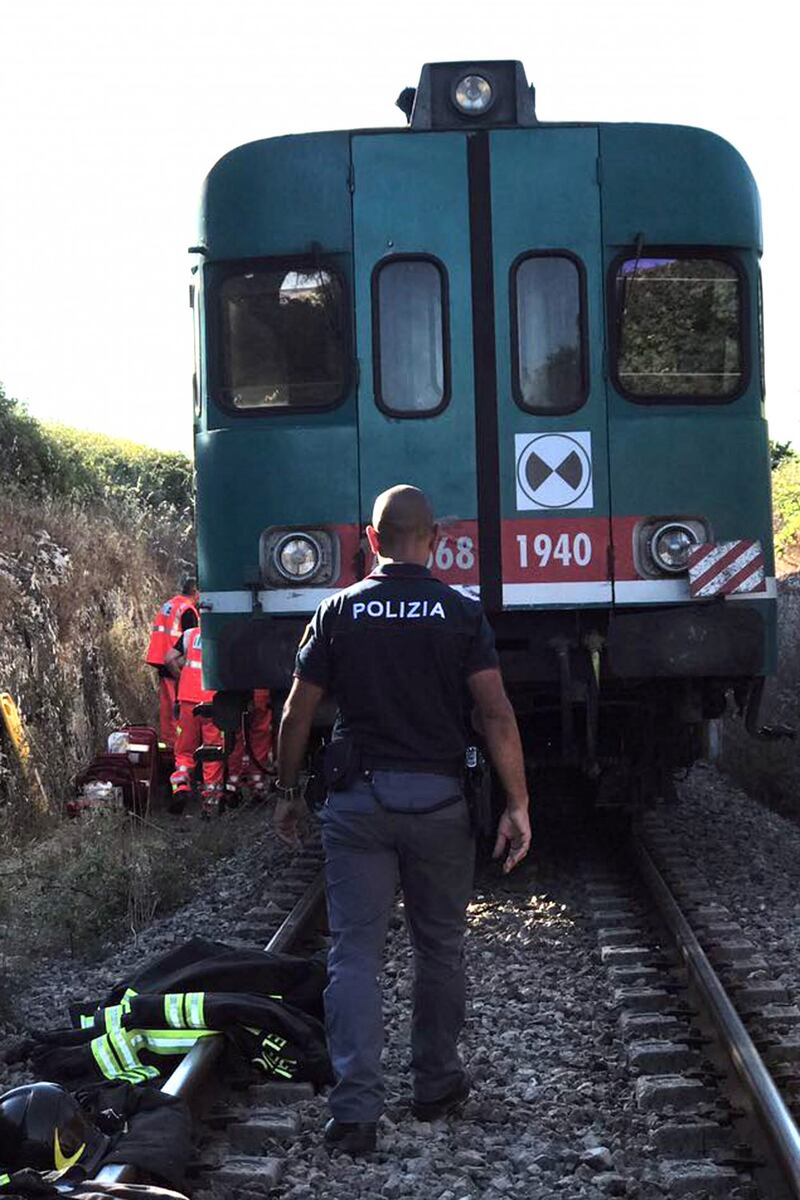 Salento, scontro su linea a binario unico 1