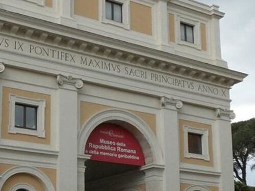 Scandalo a Roma, coppia fa sesso nel museo di Garibaldi: l'amplesso catturato dalle telecamere