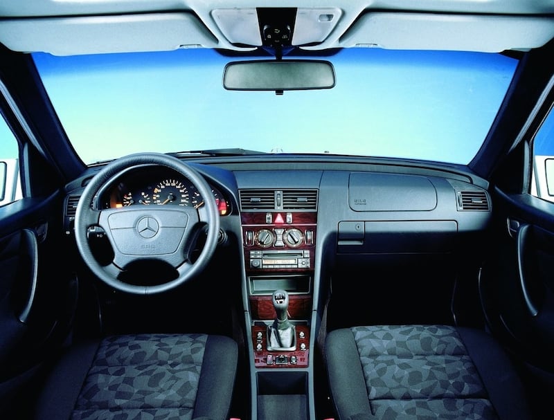Mercedes Classe C, 30 anni di lusso in formato compatto: guarda le foto 5