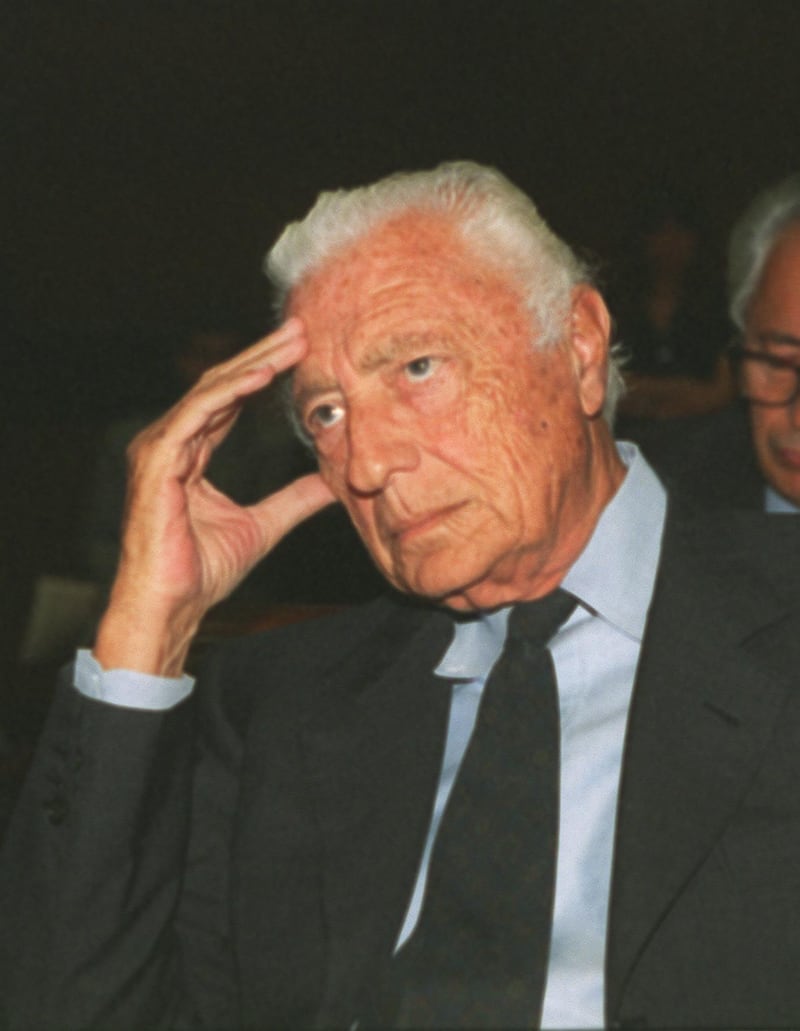 Da Agnelli a Elkann: la famiglia resta in sella e riscopre l'auto