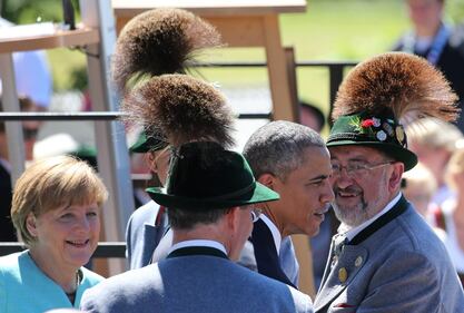 Obama tra birra e costumi bavaresi 6