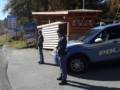 Macron ci scarica i migranti? Il Viminale schiera la polizia