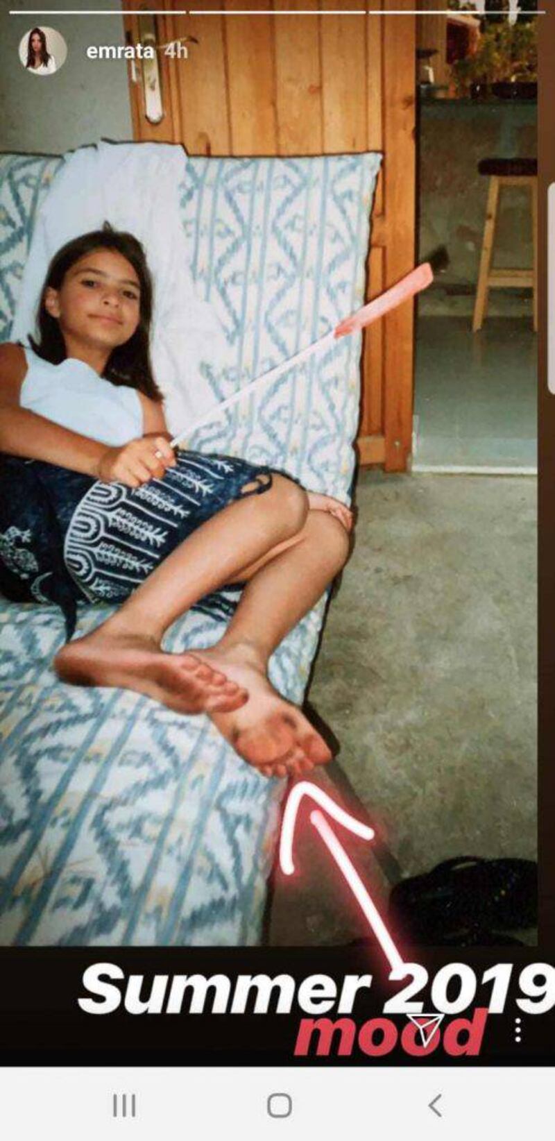 Incredibile, la foto di Emily Ratajkowski da bambina fa il giro del web