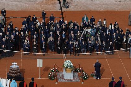 L'omaggio sulla terra rossa per il re del tennis italiano 14