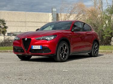 Alfa Romeo Stelvio 2024: guarda la gallery del restyling dell'amato SUV italiano 13