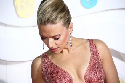 Scarlett Johansson super sexy ai  British Academy Film Awards 2020 7