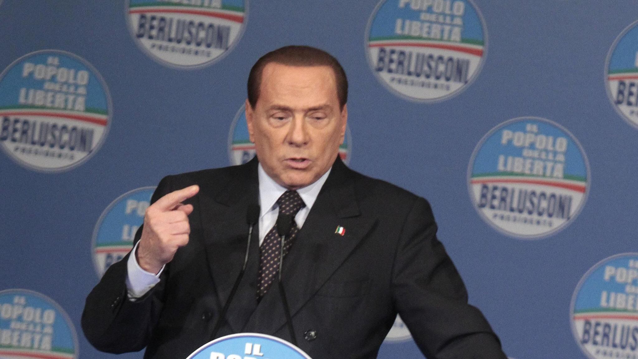 L'idea di Berlusconi: restituire i soldi agli italiani