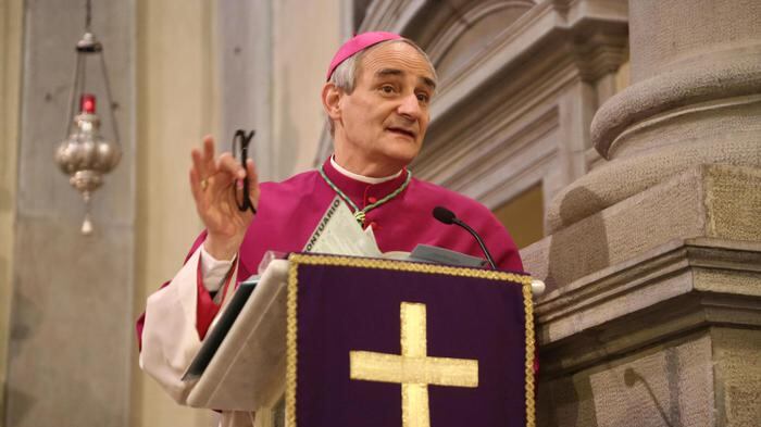 "La Cei non è di sinistra. No all'accoglienza illimitata"
