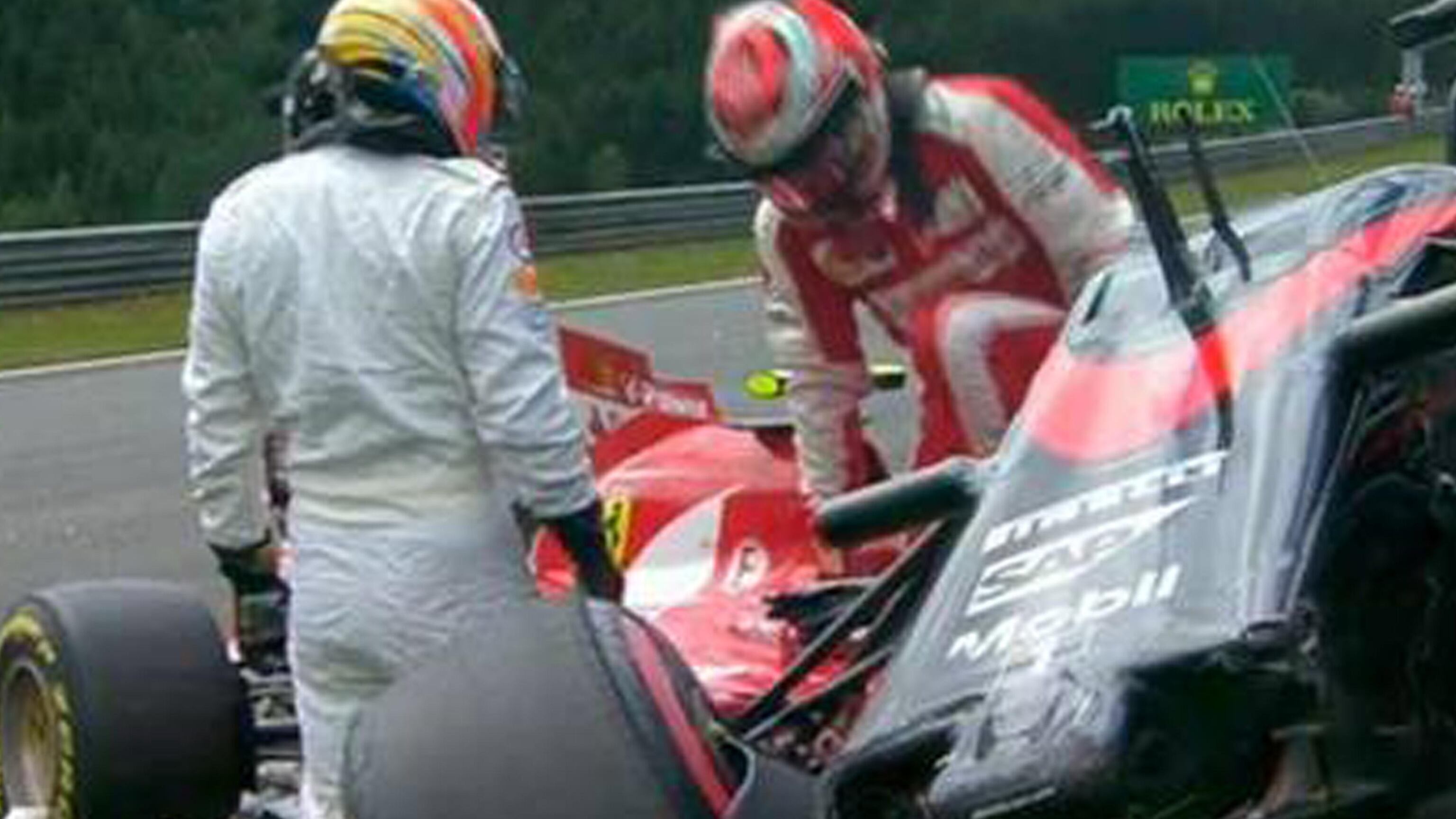 Gp Austria, incidente tra Alonso e Raikkonen