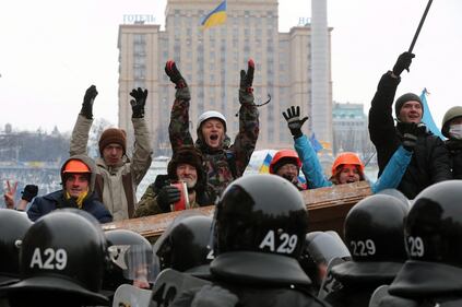 Ucraina, polizia a piazza Indipendenza 1
