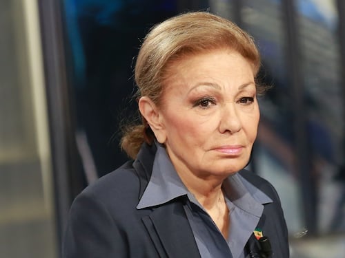 Iran, il messaggio di Farah Pahlavi: “Una ferita profonda, onoro la memoria di chi ha perso la vita”