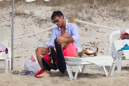 Valeria Marini, strip e bikini stellare a Formentera 29