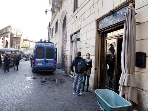 Roma, blitz a Campo dei fiori. Controlli nei locali della piazza: 800mila euro di evasione