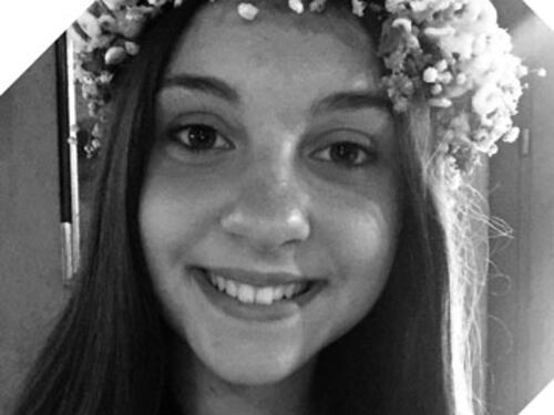 Ha un malore in classe e le scoprono un tumore: Giulia muore a 14 anni
