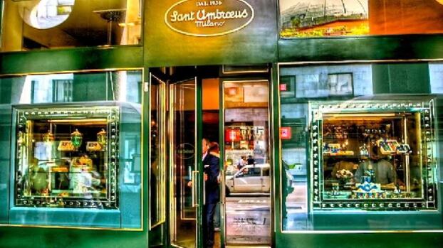 Quel vecchio Sant Ambroeus dolce salotto dei milanesi