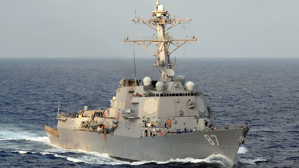 Yemen, ribelli Houthi lanciano due missili contro nave da guerra Usa