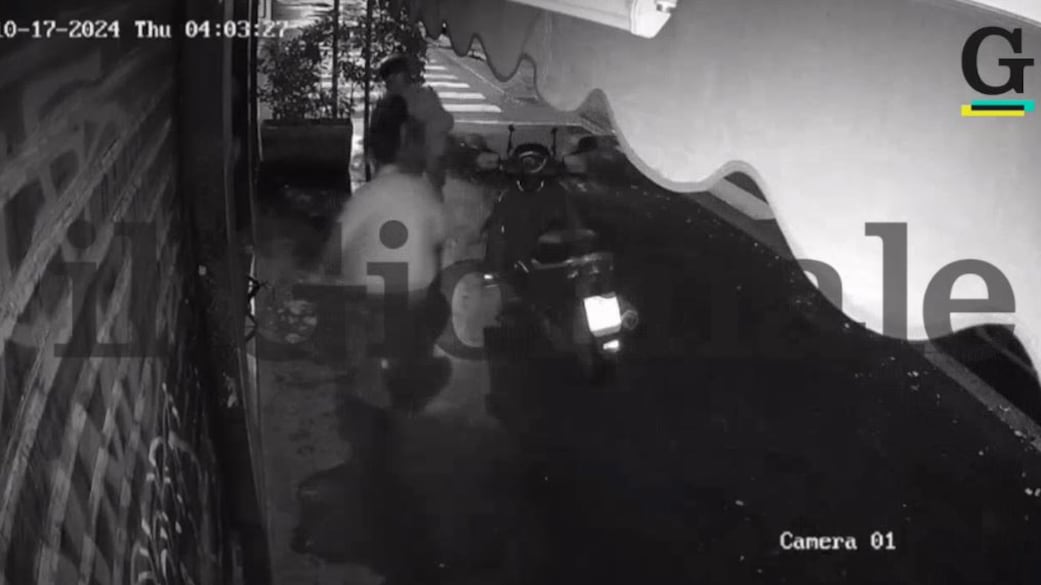 "Ucciso con 36 forbiciate mentre strisciava fuori dal locale". La violenza dei due cinesi sul rapinatore del bar di Milano