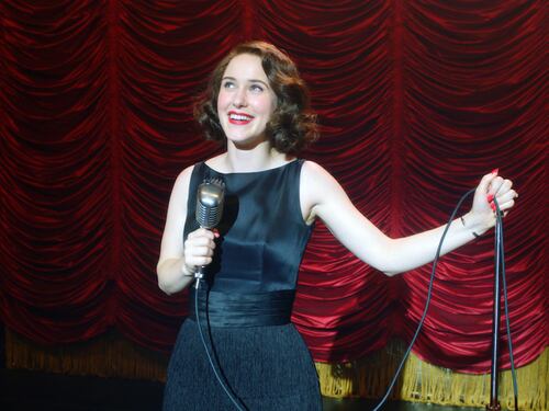 Mrs. Maisel torna in splendida forma con il suo "canto del cigno"