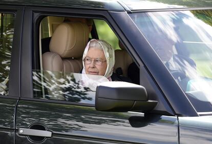 Elisabetta dietro al volante: ancora come da giovane 2