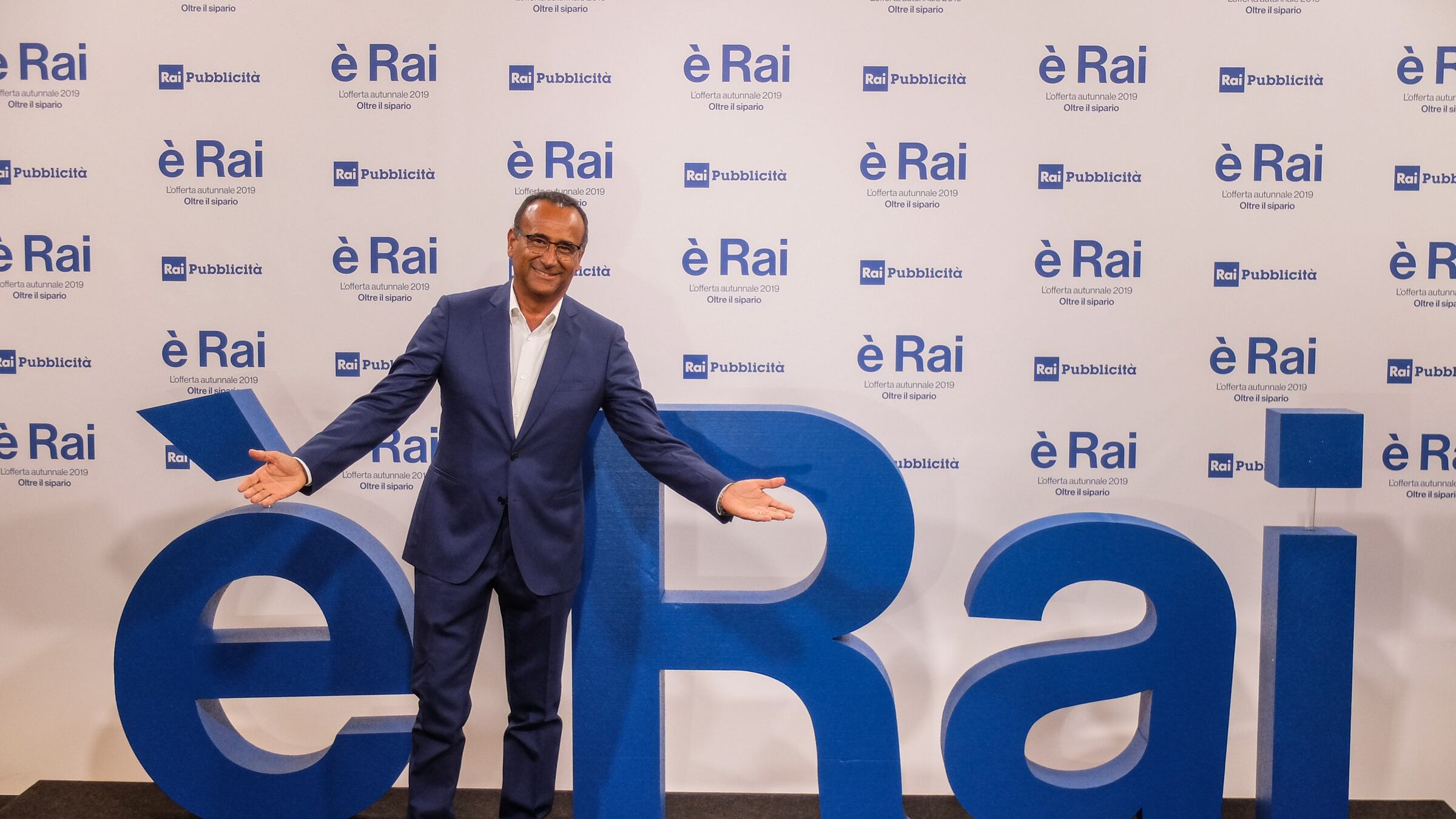 Sanremo 2025, il Codacons: "Daspo ai rapper con testi violenti"