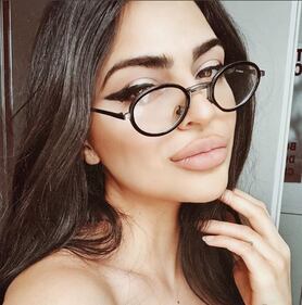 Chi è la modella australiana Newsha Syeh 3