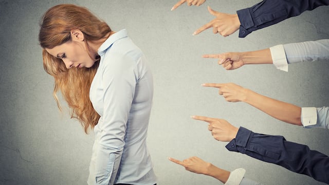 Criticare tutti è una droga Come disintossicarci in cinque (difficili) passi