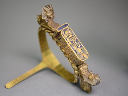 Ahhotep, regina contro gli Hyksos