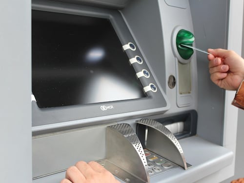 Ecco tutta la verità sulla stangata sul contante e sul prelievo dal bancomat