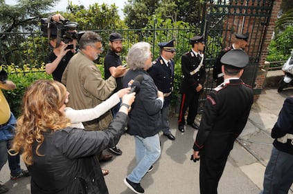 Grillo va a votare al seggio di Sant'Ilario 7
