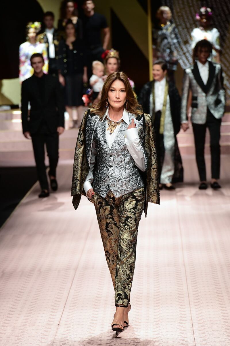 Monica Bellucci e le star in passerella per Dolce & Gabbana 9