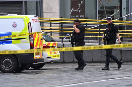 Manchester, accoltellamento al centro commerciale 5
