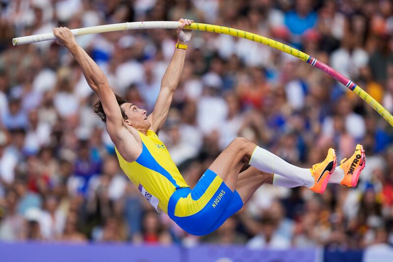 Duplantis riscrive la storia: vola a 6.26, nuovo record nel salto con l'asta
