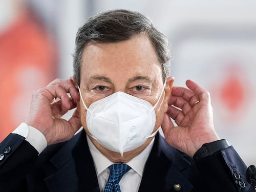 Parla Draghi: vaccinatevi tutti