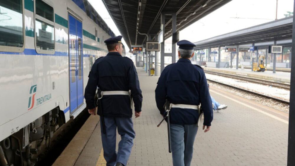 Semina il panico in stazione: denunciato marocchino