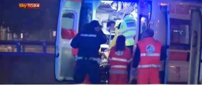 Incidente in via Famagosta, morta donna incinta e un bimbo 9