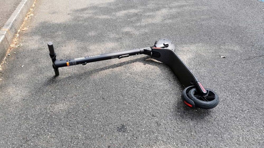 Roma, incidente auto contro un monopattino a Tor Bella Monaca: morta una ragazza
