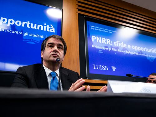 Il ministro Fitto in Aula: "Useremo il Pnrr, ma per spese di qualità"