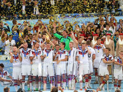 Goetze talento di Germania riscatta i peccati delle stelle