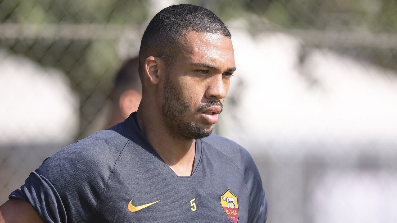 Roma, insulti razzisti a Juan Jesus. Il club lo denuncia e lo daspa a vita