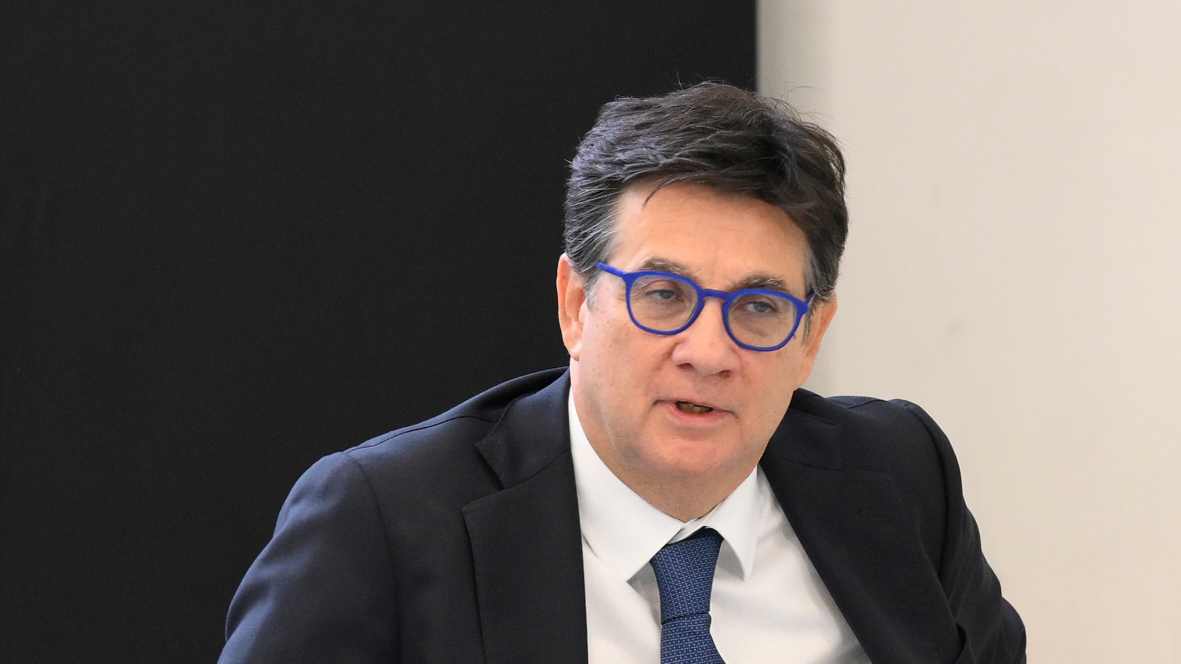 "Tante maschere e pochi volti"